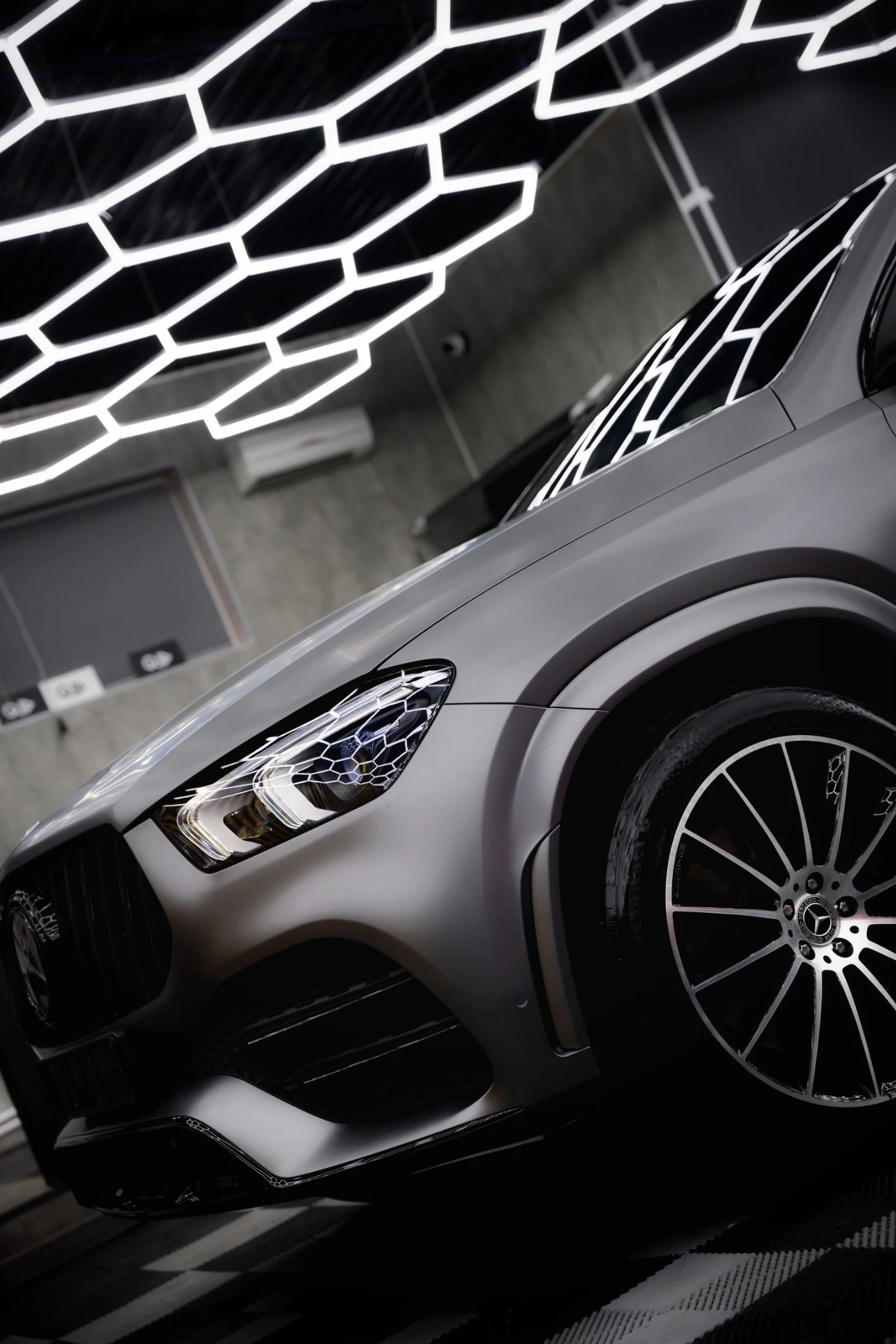 Mercedes в детейлинг-студии QID — стайлинг автомобиля